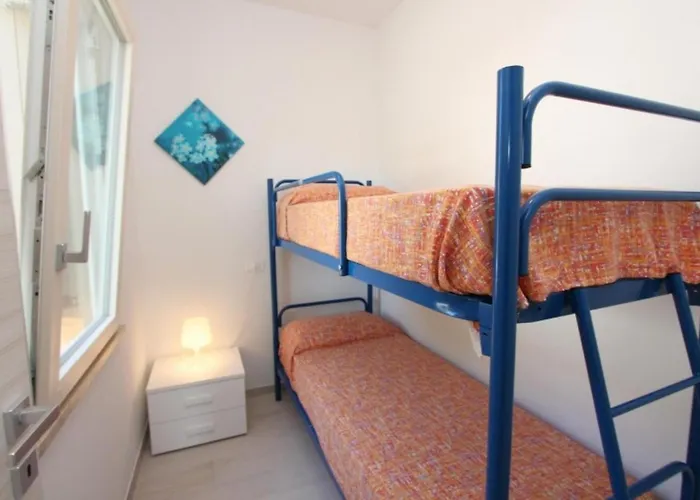 Cozy With Private Garden Μπιμπιόνε