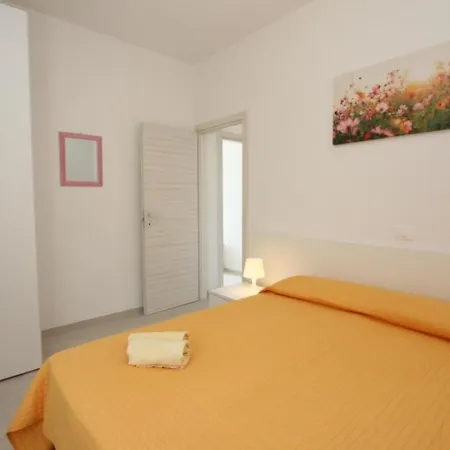 Cozy With Private Garden Appartement