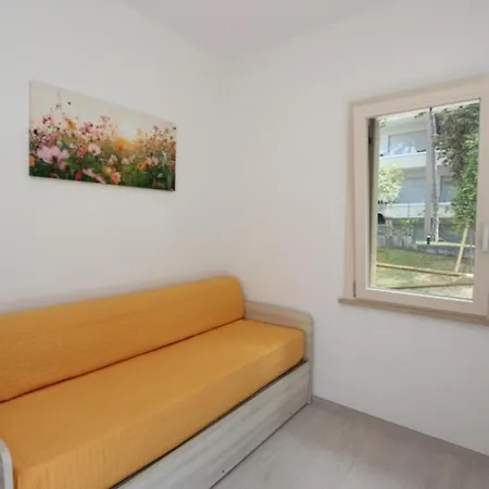 Cozy With Private Garden