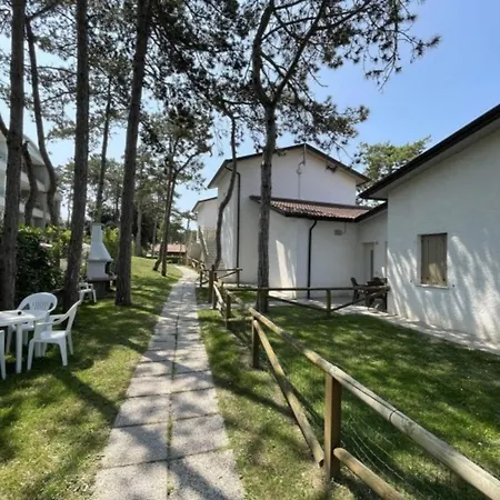 Cozy With Private Garden *