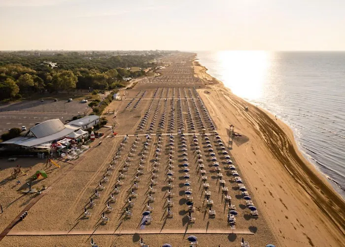 Cozy With Private Garden *