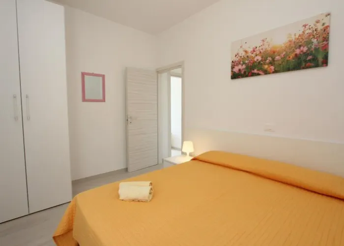 Cozy With Private Garden Apartment *